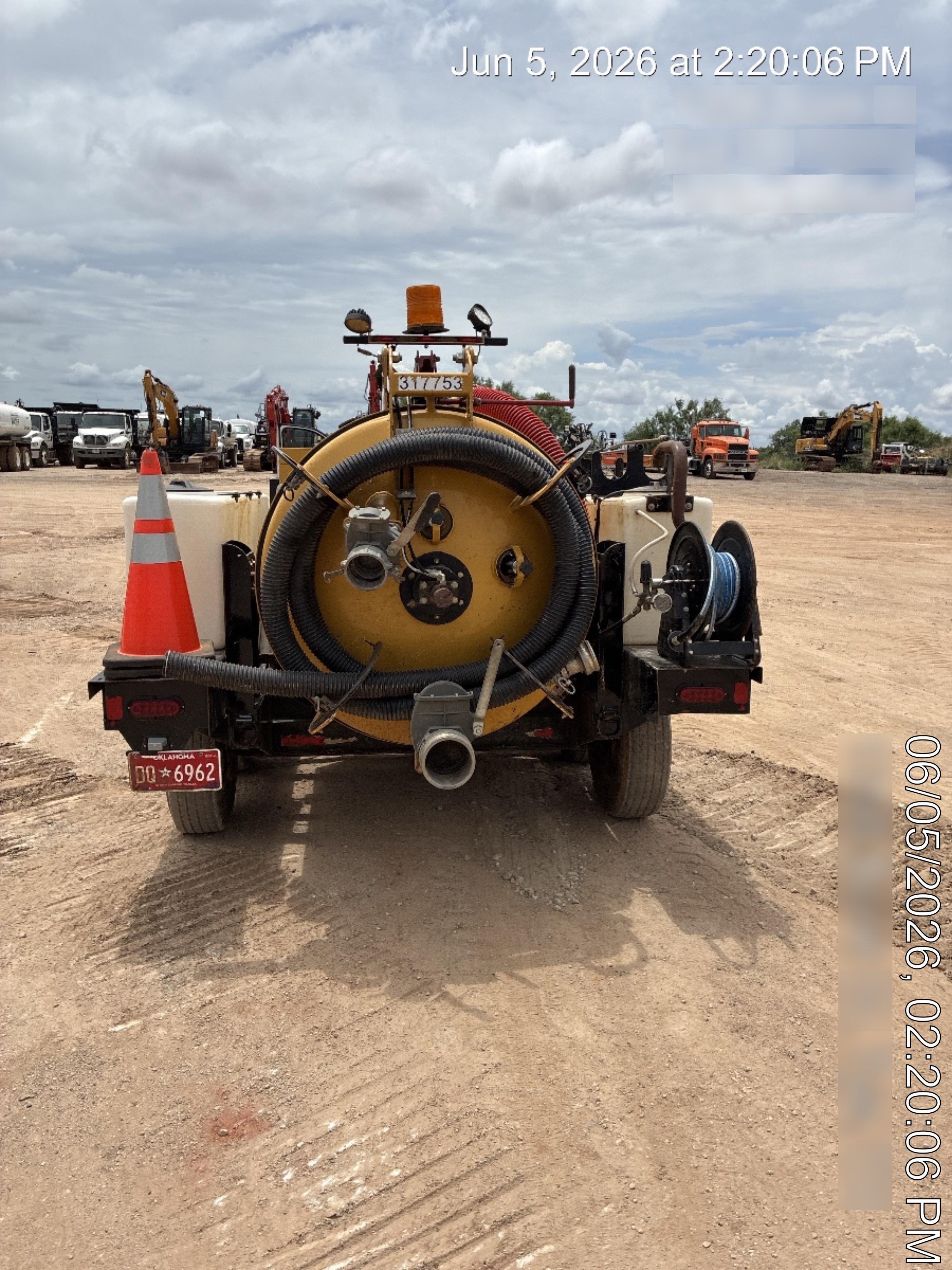 2023 Vac-Tron LP573XDT T4 Koehler Diesel Engine, 500 Gallon Debris Tank, x2 100 Gallon Water Tanks