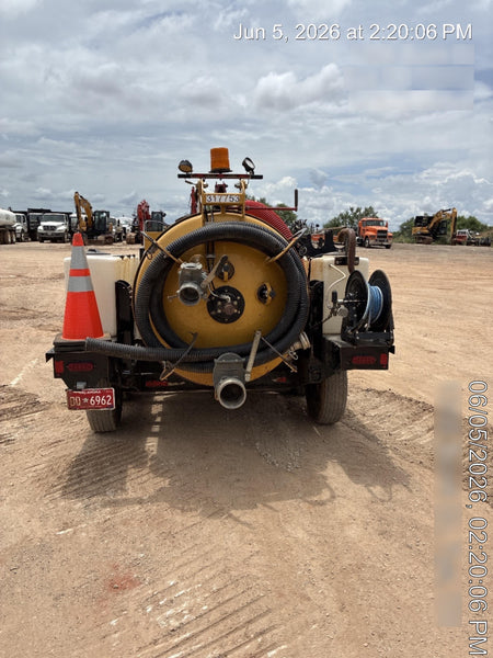 2023 Vac-Tron LP573XDT T4 Koehler Diesel Engine, 500 Gallon Debris Tank, x2 100 Gallon Water Tanks