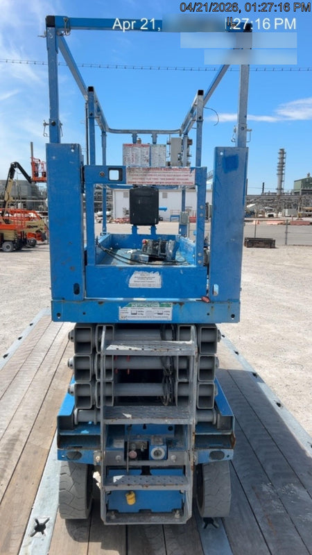 2019 Genie GS-2632 Folding rails with half height swing gate