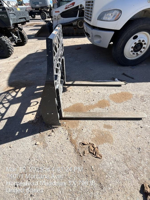 2024 PALADIN 48" Pallet Forks - Paladin