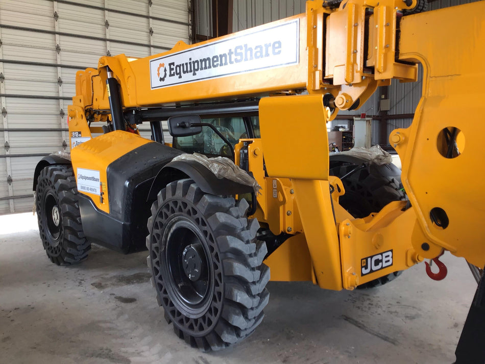 2019 JCB 512-56 Enclosed Cab, 109 HP, Solid Tires, Worklights, Beacon, Aux Hydraulics, Lifting Eye w/60" Carriage/60" Forks