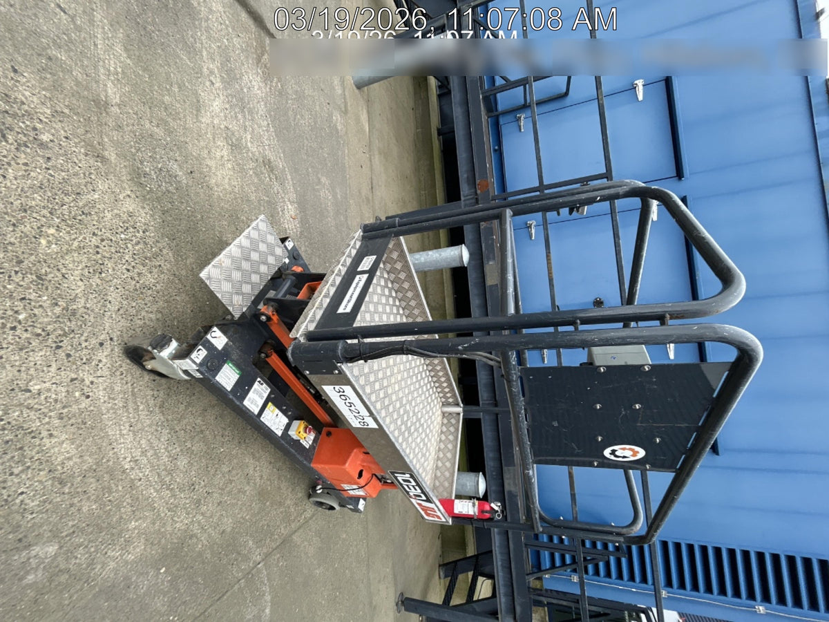 2021 JLG 1030P