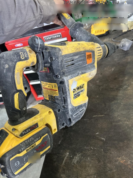 2023 DEWALT DCB609