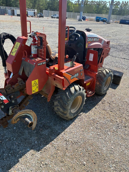2022 DITCH WITCH RT45A