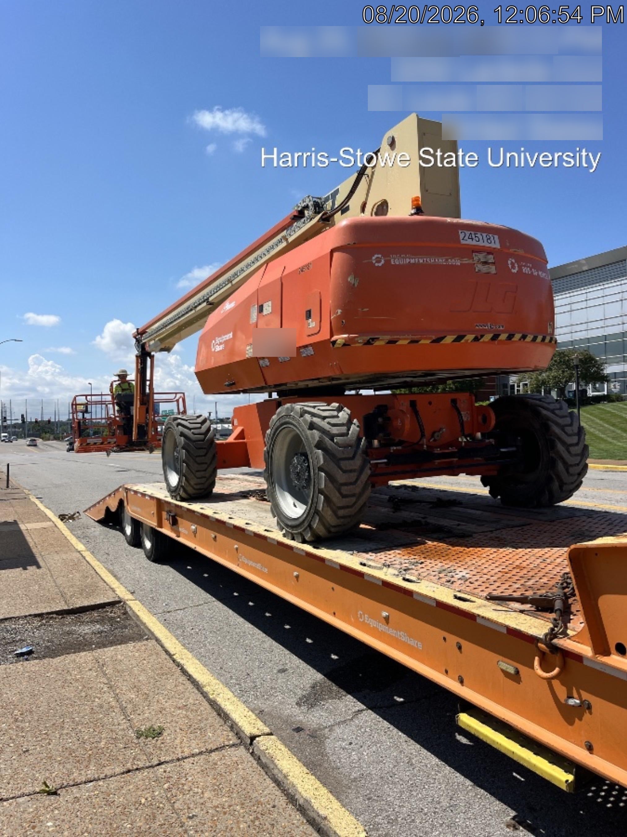 2022 JLG 860SJ