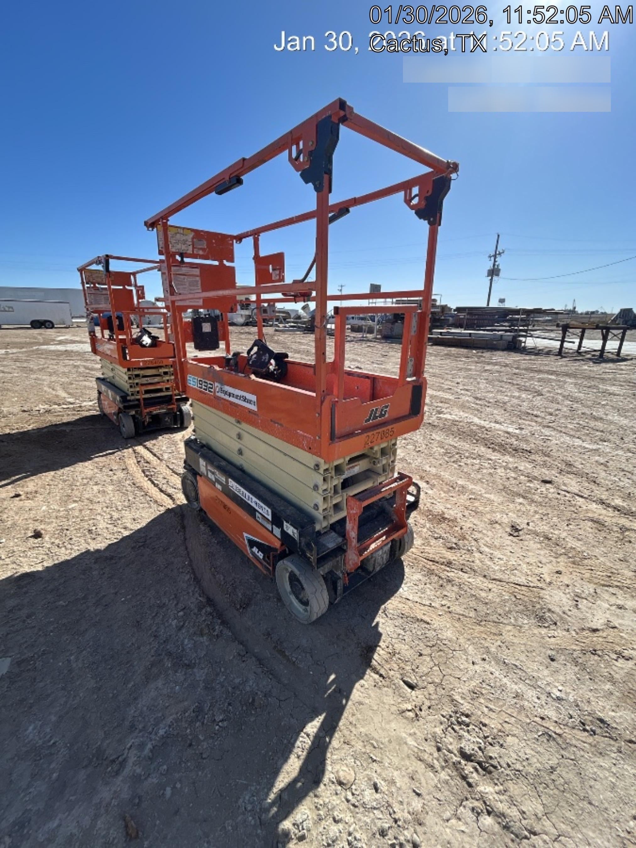 2022 JLG ES1932