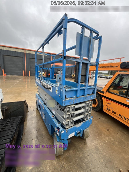 2019 Genie GS-2632 Folding rails with half height swing gate