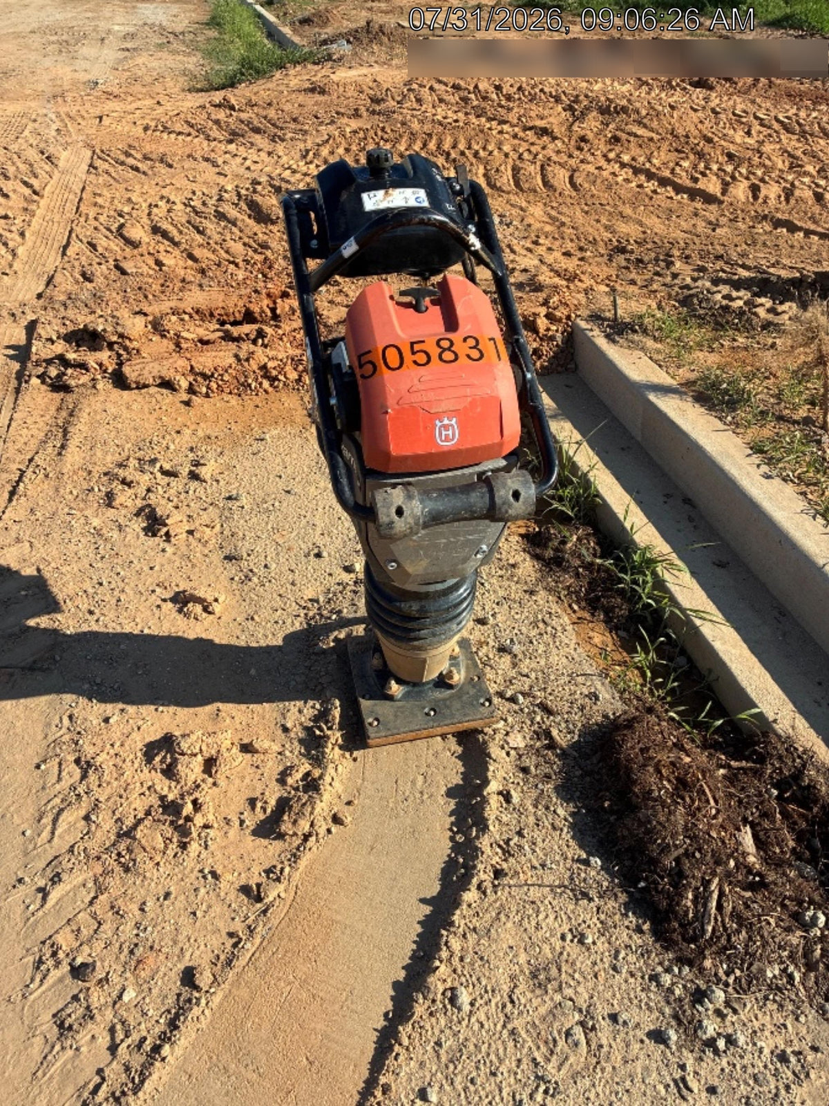 2025 HUSQVARNA LT6005