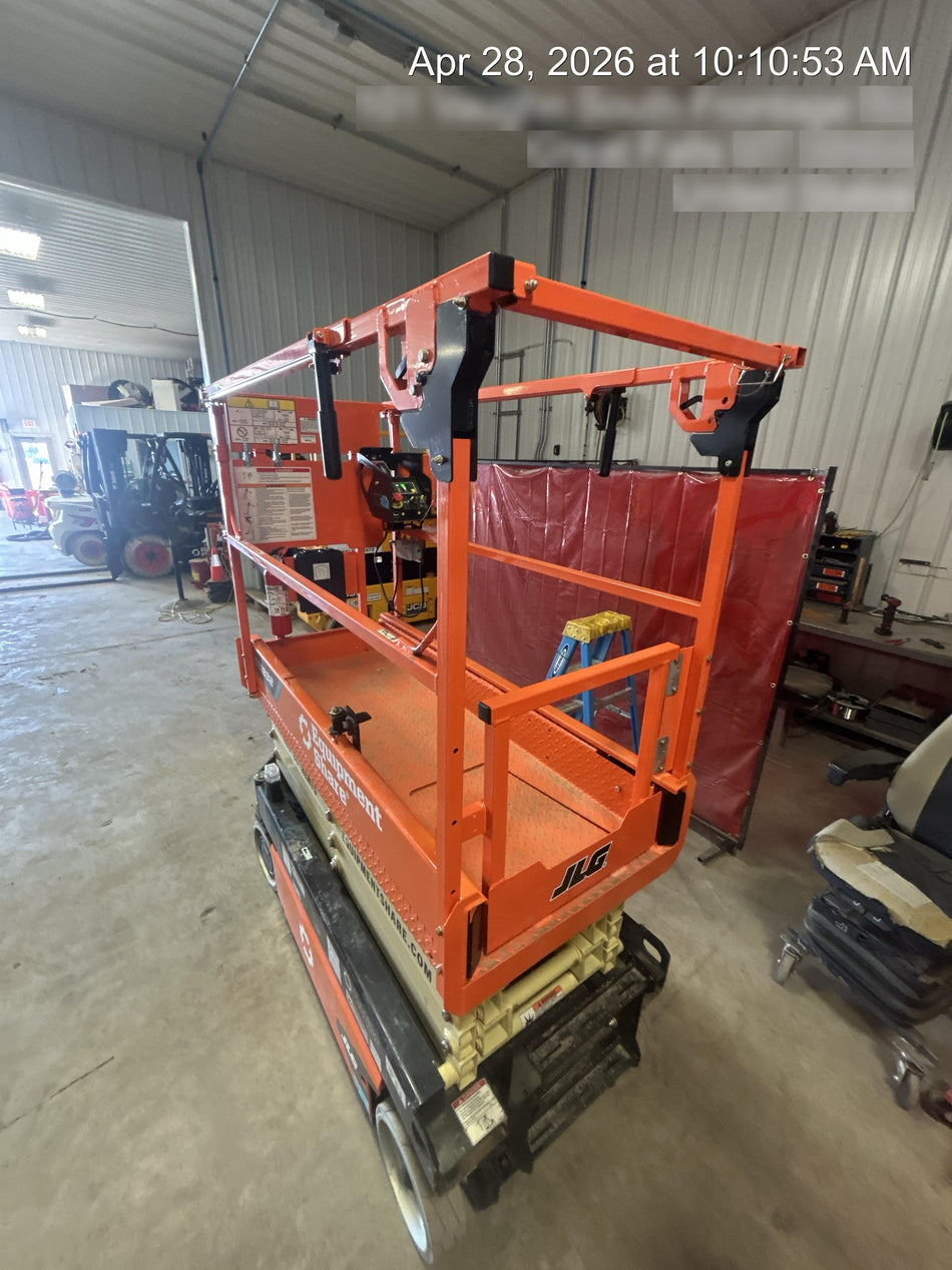 2025 JLG ES1932