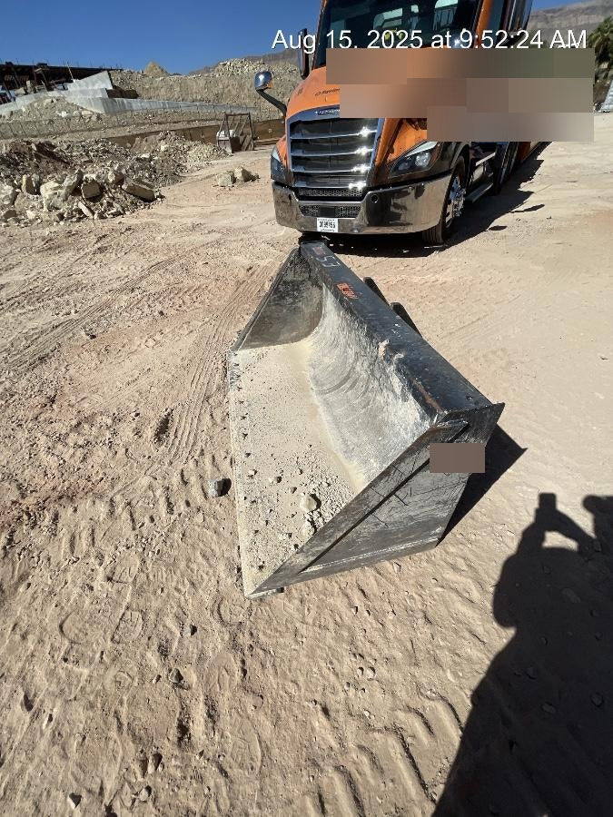 2019 ARROW MATERIAL HANDLING Telehandler Bucket Pin-On