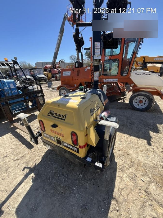 Allmand NLV3GR (4) LED Light Fixture 350W, 23' Vertical Mast, 3kW Prime, Towable, Deep Sea L401, Leveling Jacks, Yanmar T4F 5.8hp