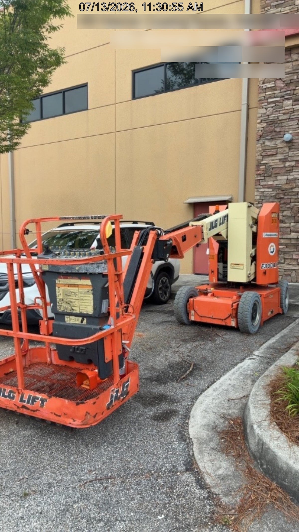 2019 JLG E300AJP