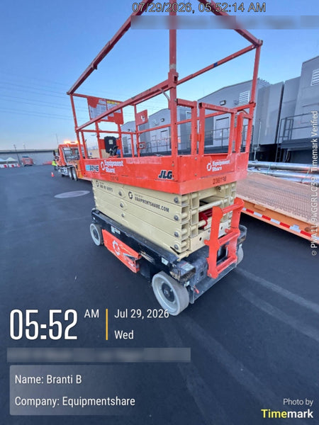 2022 JLG ES3246