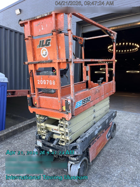 2022 JLG ES1932