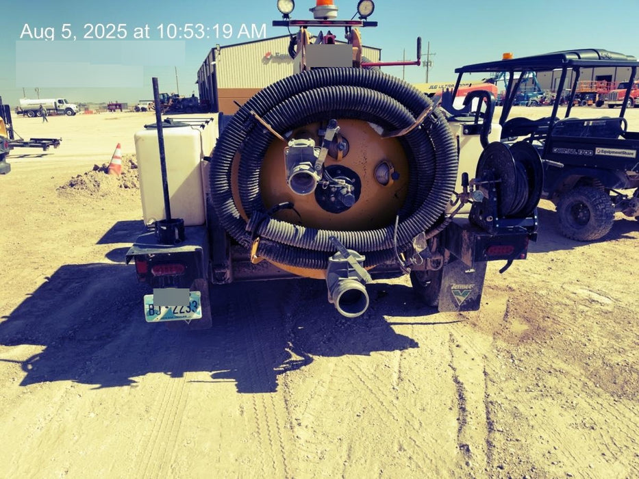 2022 Vac-Tron LP573XDT T4 Koehler Diesel Engine, 500 Gallon Debris Tank, x2 100 Gallon Water Tanks