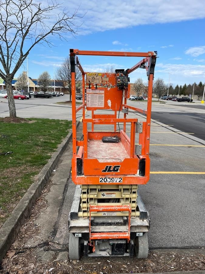 2022 JLG ES1932