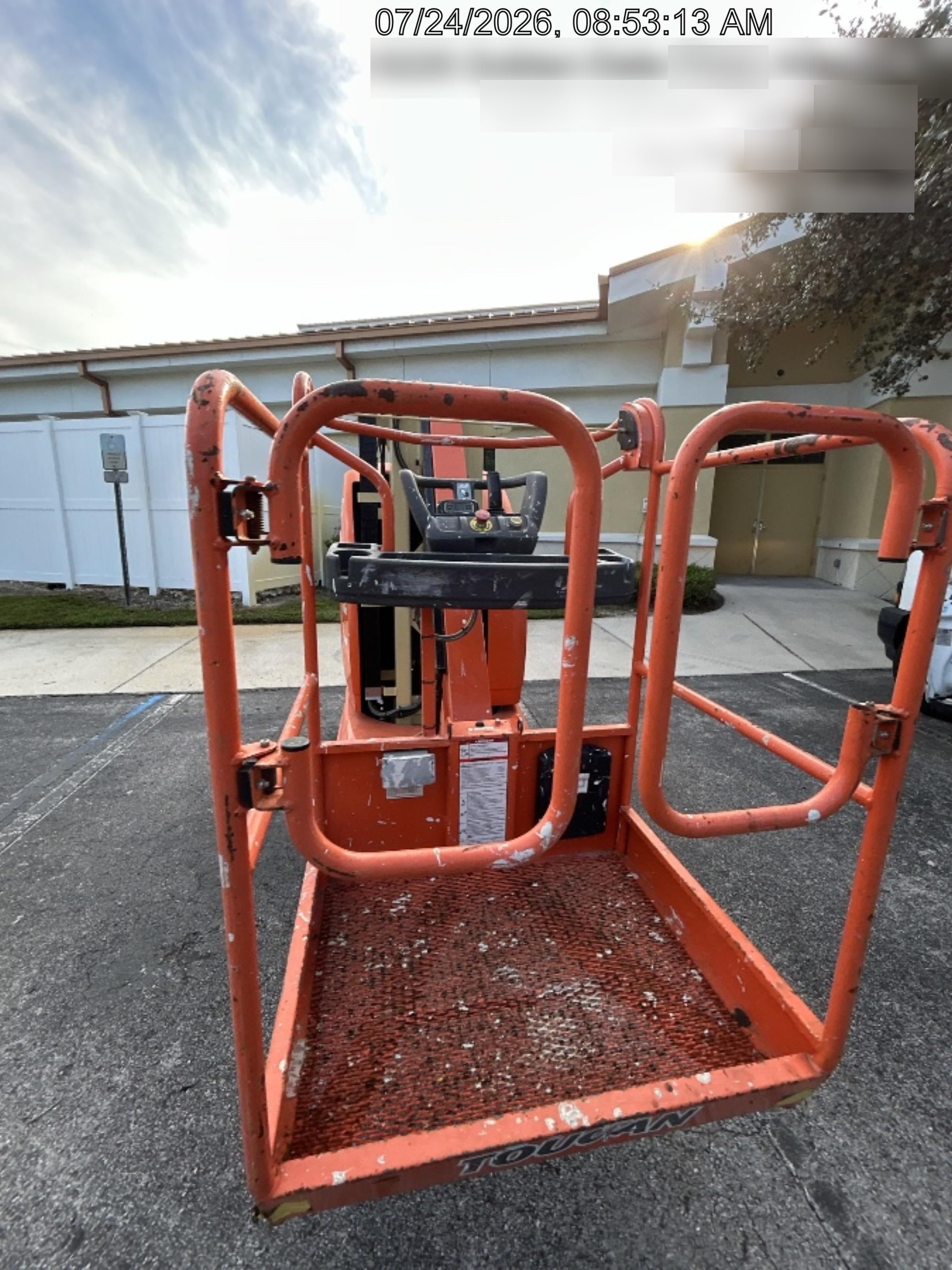 2022 JLG 26E