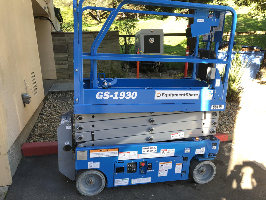 2019 Genie GS-1930 Half Height Swing Gate, 800W Inverter