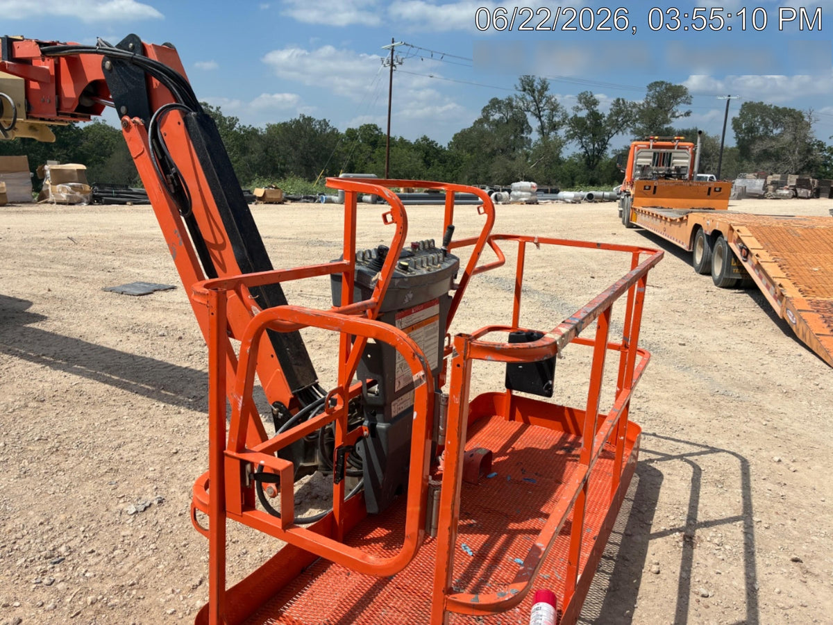 2019 JLG 660SJ