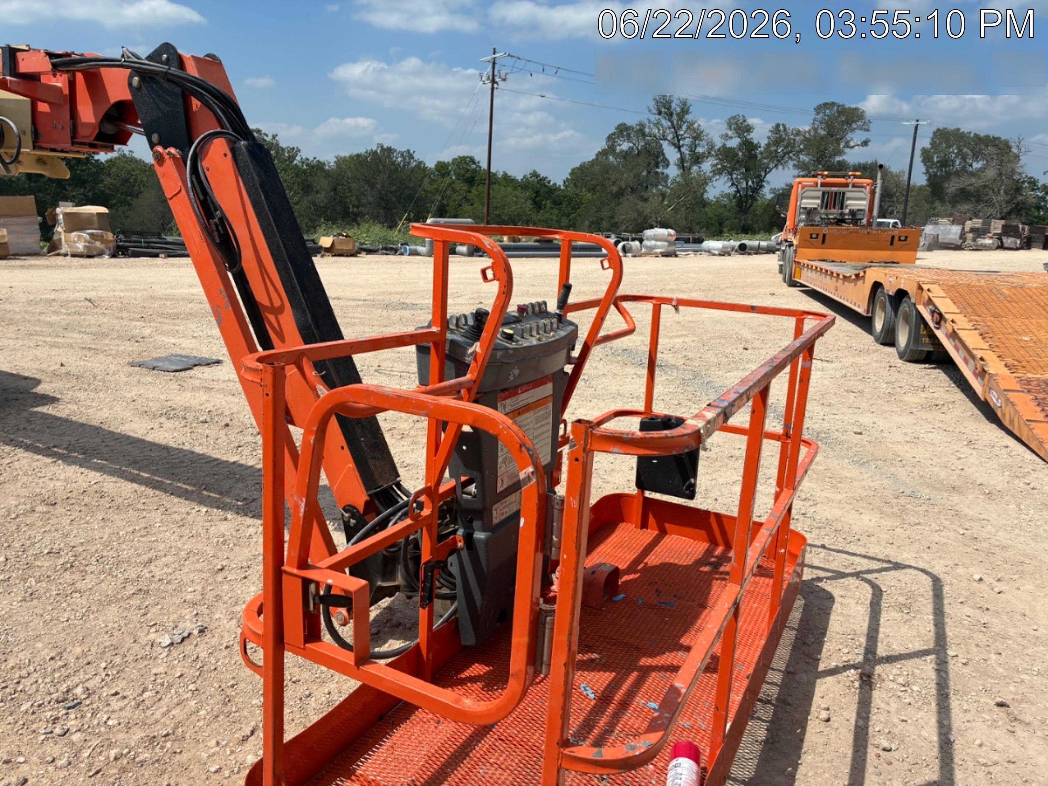 2019 JLG 660SJ