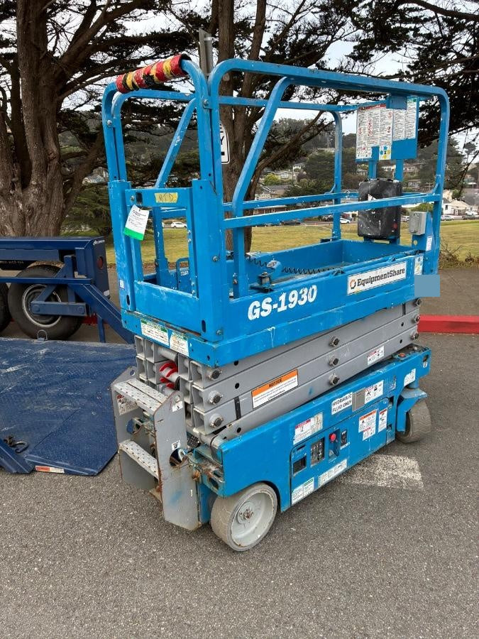 2019 Genie GS-1930 Half Height Swing Gate, 800W Inverter