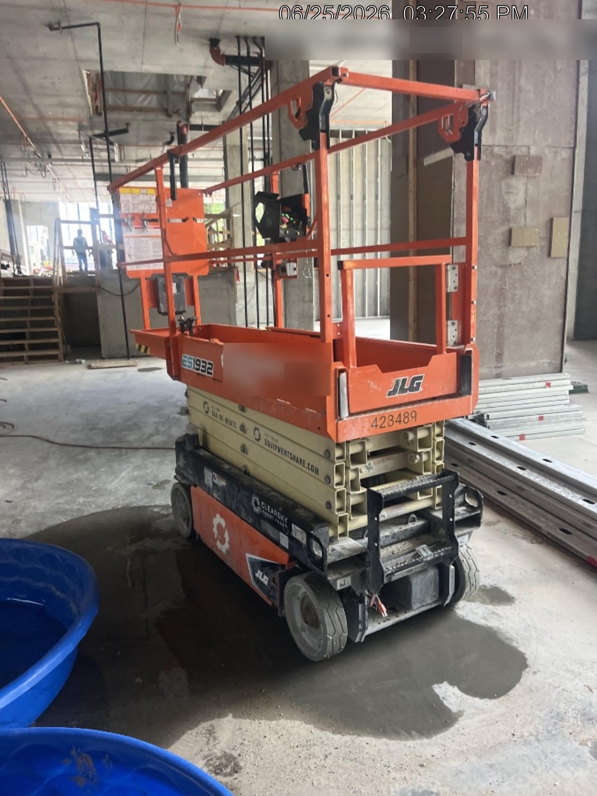 2024 JLG ES1932