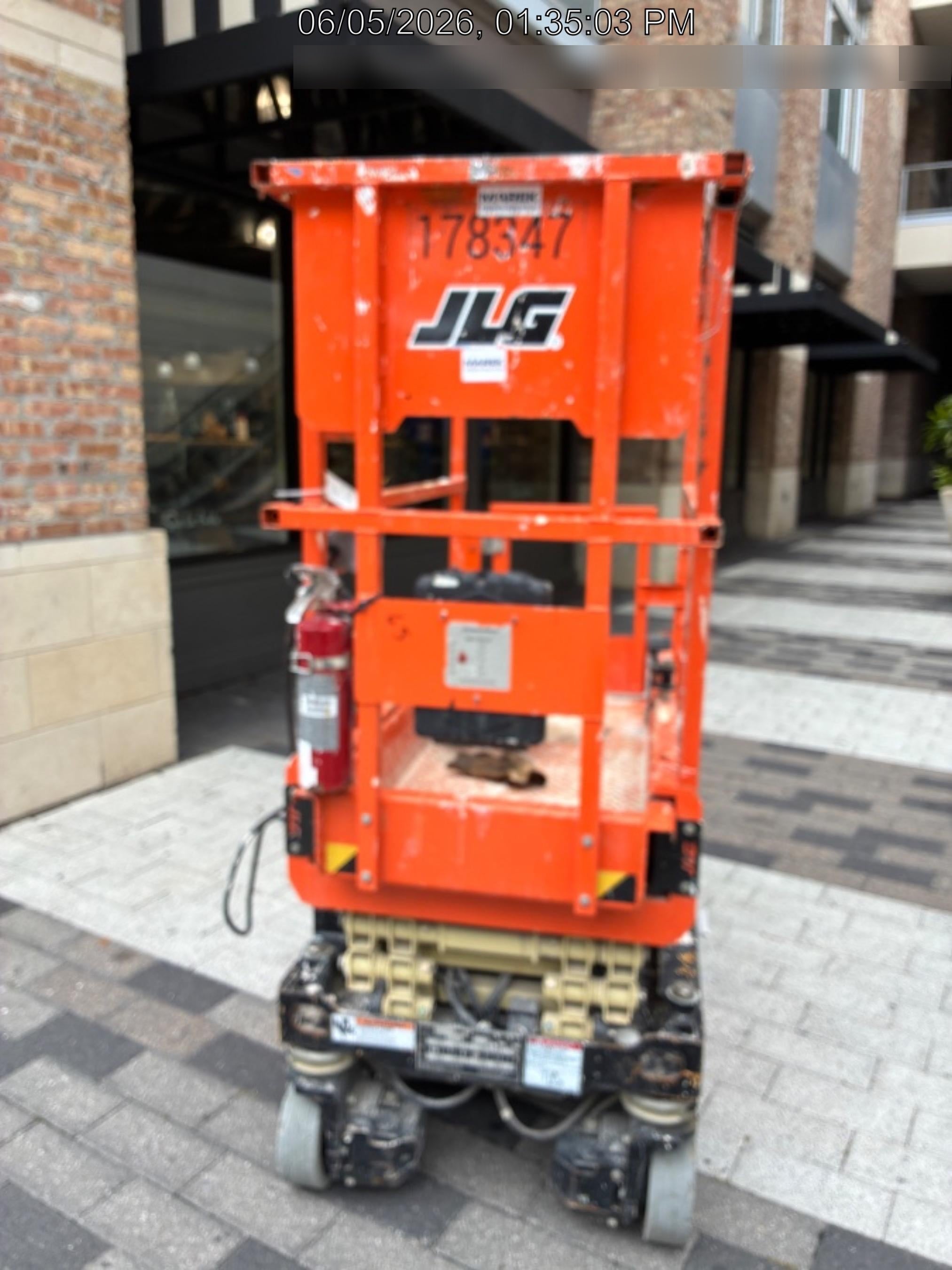 2021 JLG ES1330L