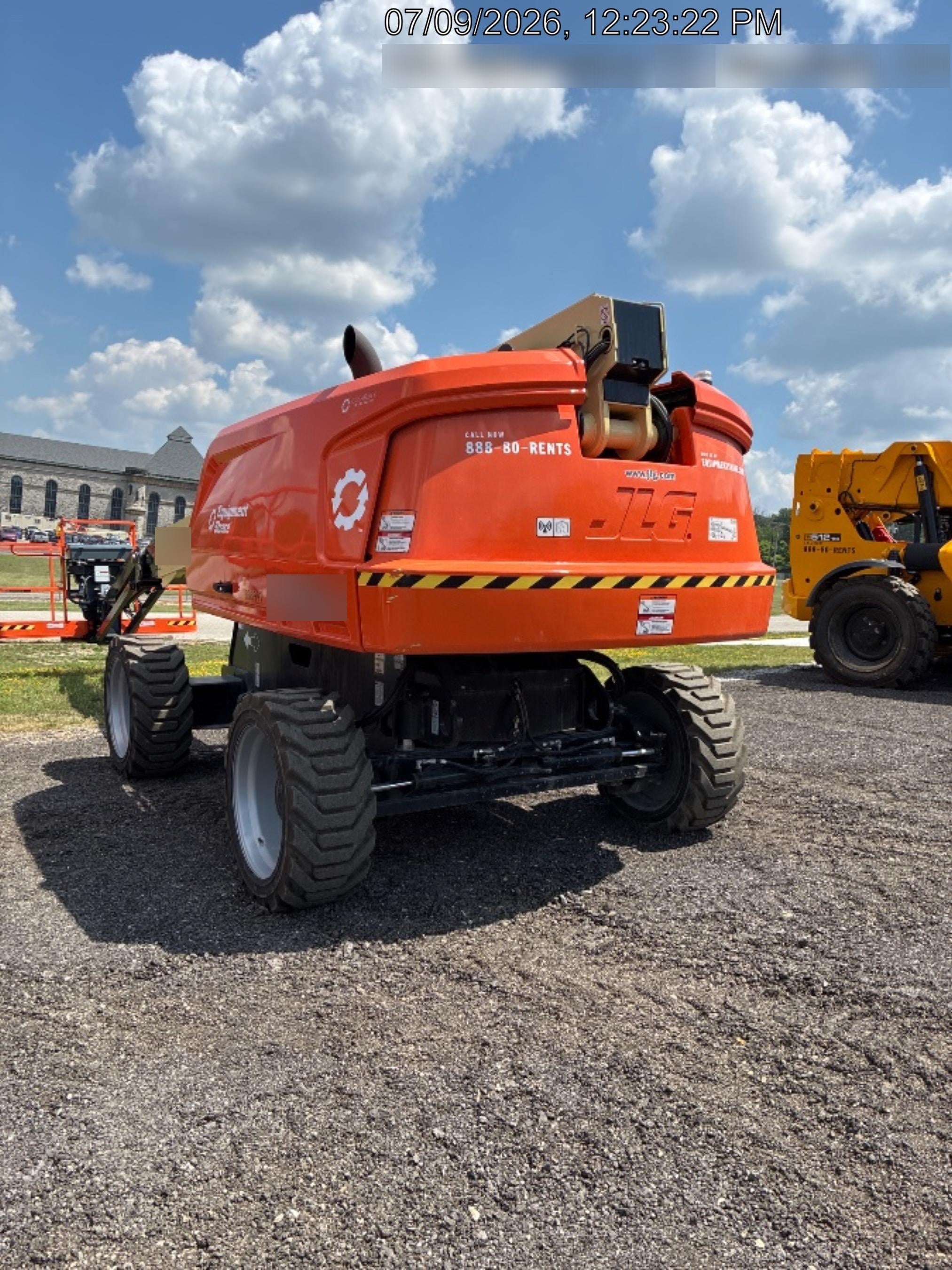 2025 JLG 660SJ