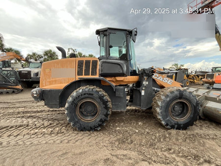 2018 Case 621G CLOSED CAB, 1 FUNCTION, JRB 416 STYLE HYD COUPLER