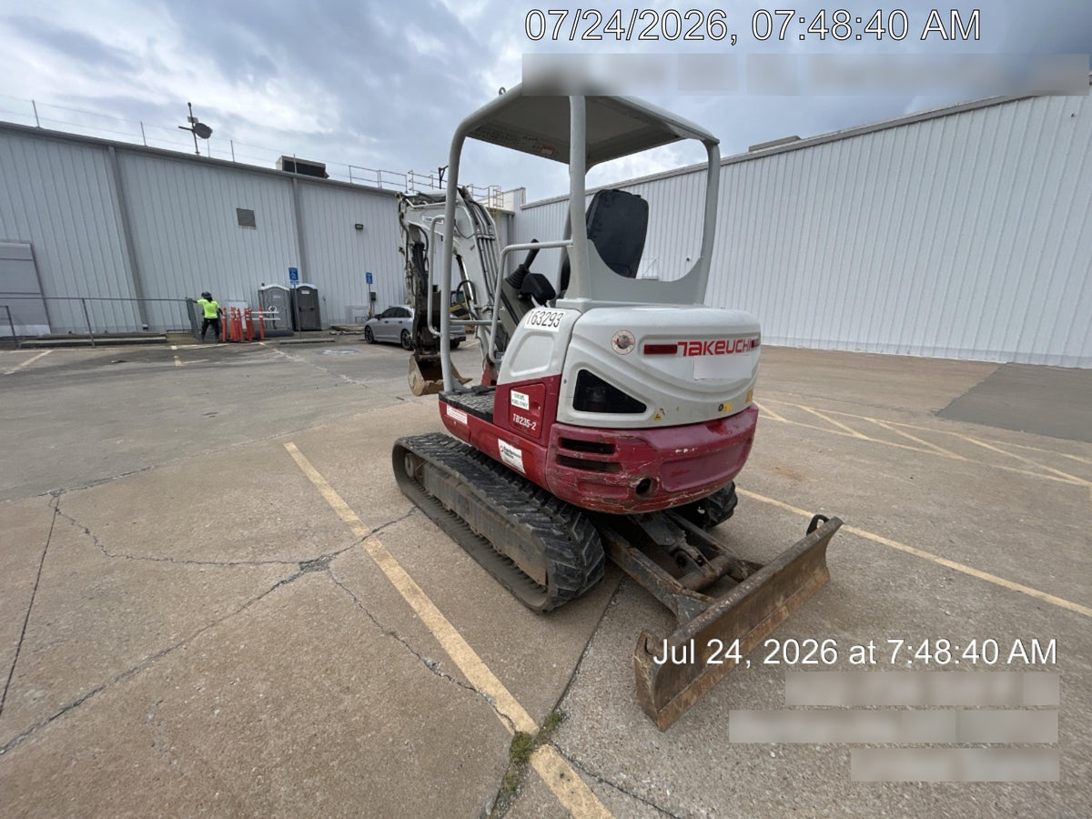2021 TAKEUCHI TB235-2R
