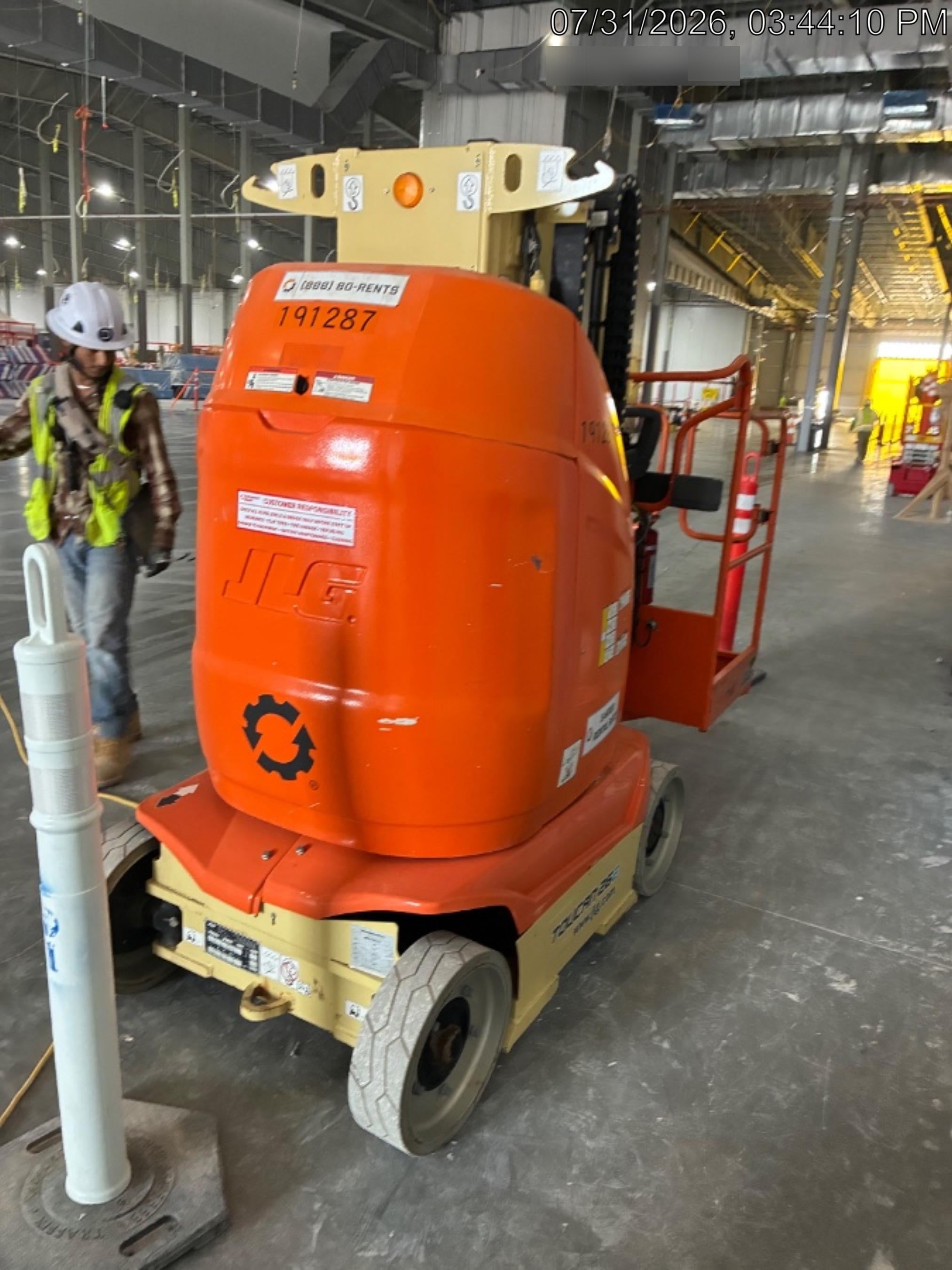 2021 JLG 26E