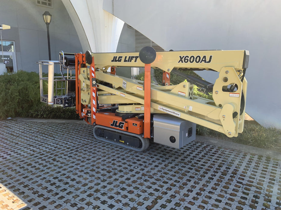 2020 JLG X600AJ