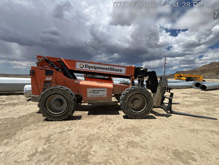 2020 Skytrak 10054 Cab/Heat/Air, Solid Tires, Work Lights, Beacon, Aux Hydraulics, Back up Alarm, Lifting Eye, ES Decals