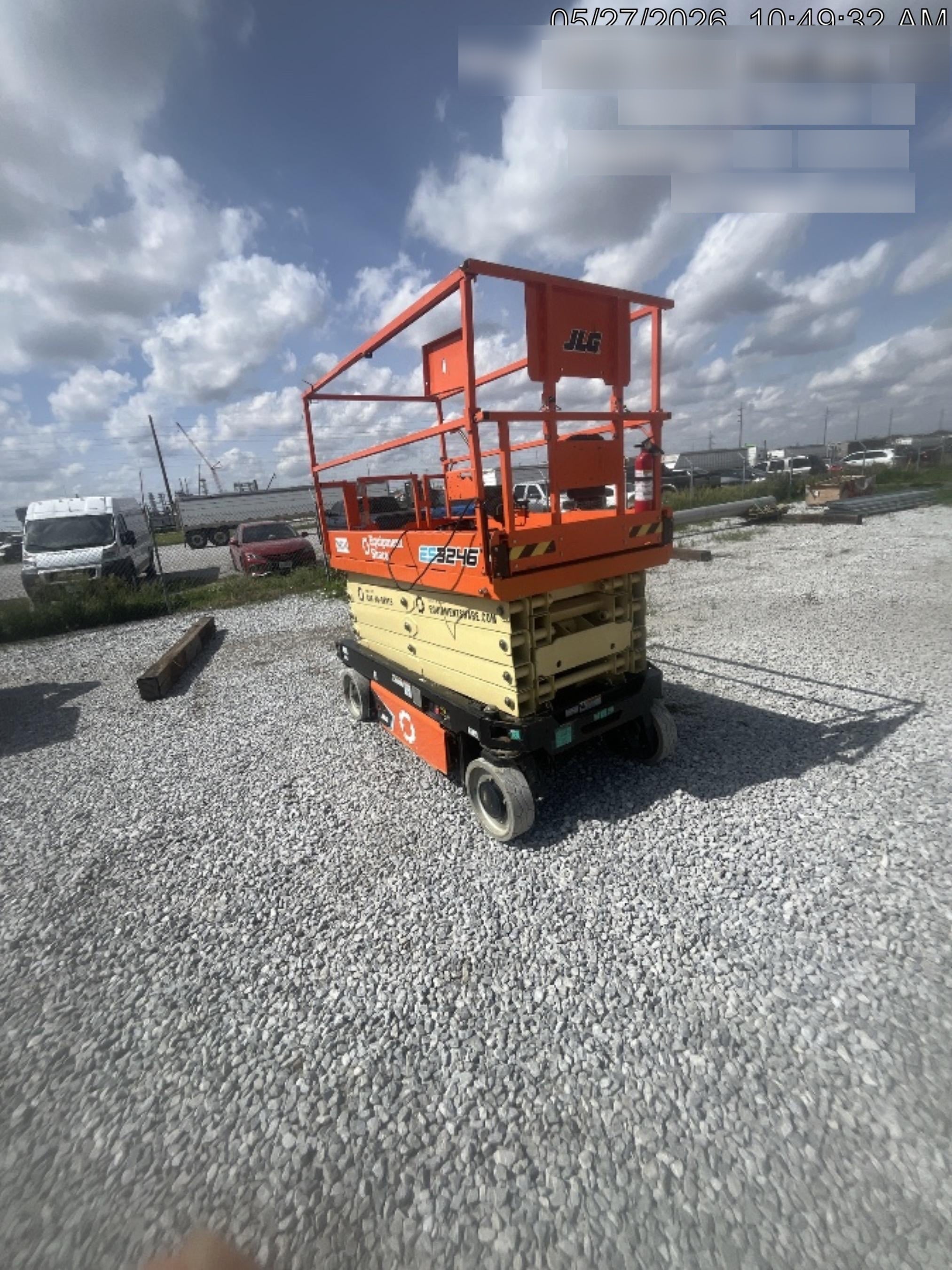 2023 JLG ES3246