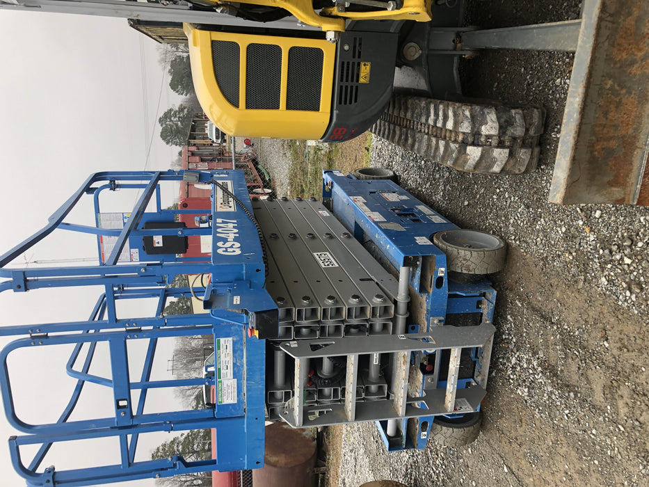 2019 Genie GS-4047 Folding rails with half height swing gate