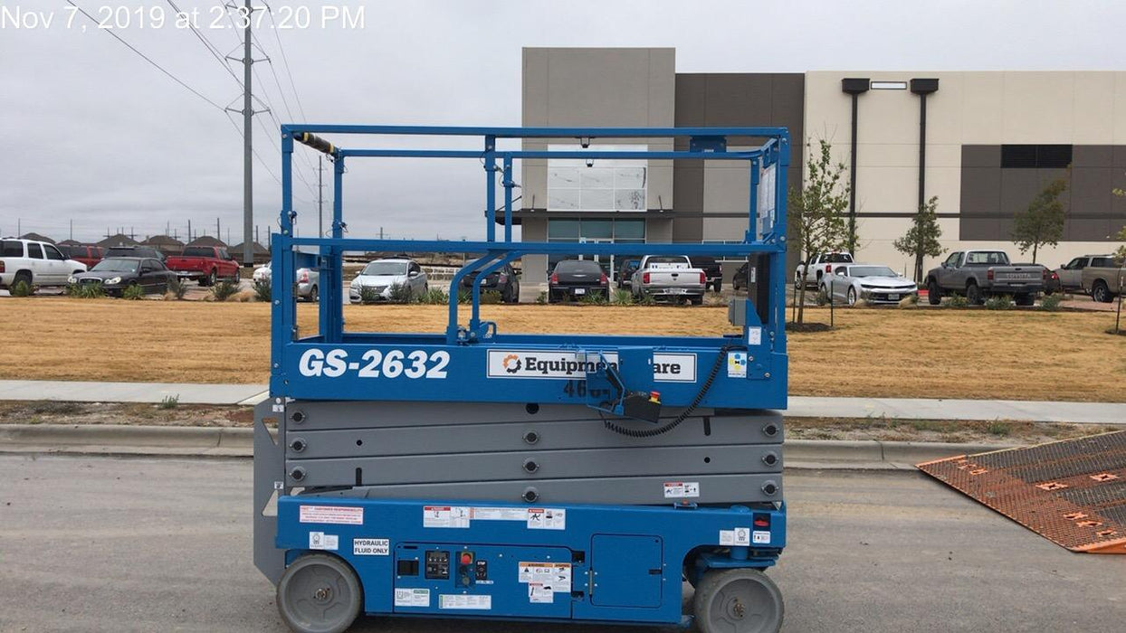 2019 Genie GS-2632 Folding rails with half height swing gate