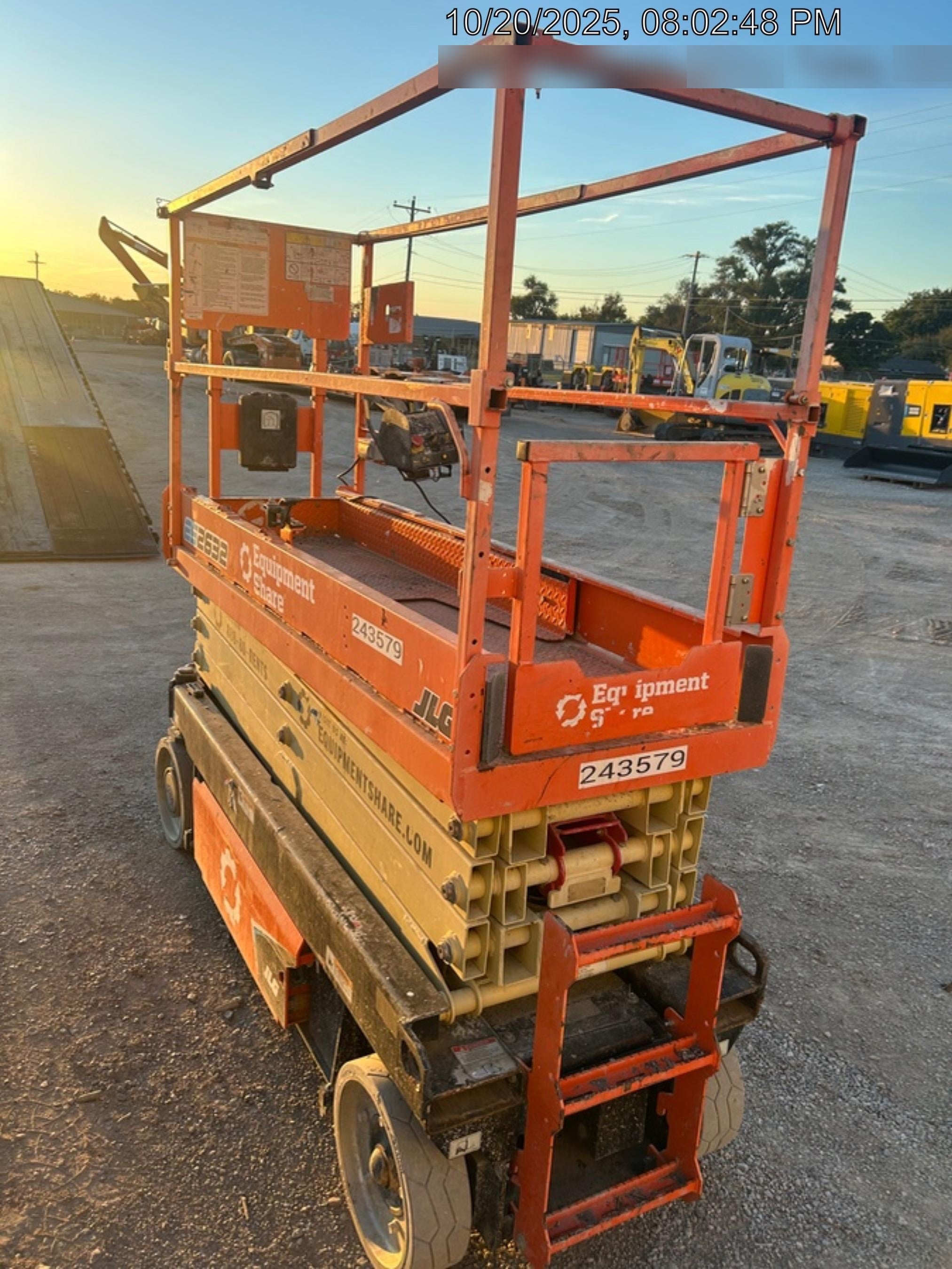 2022 JLG ES2632