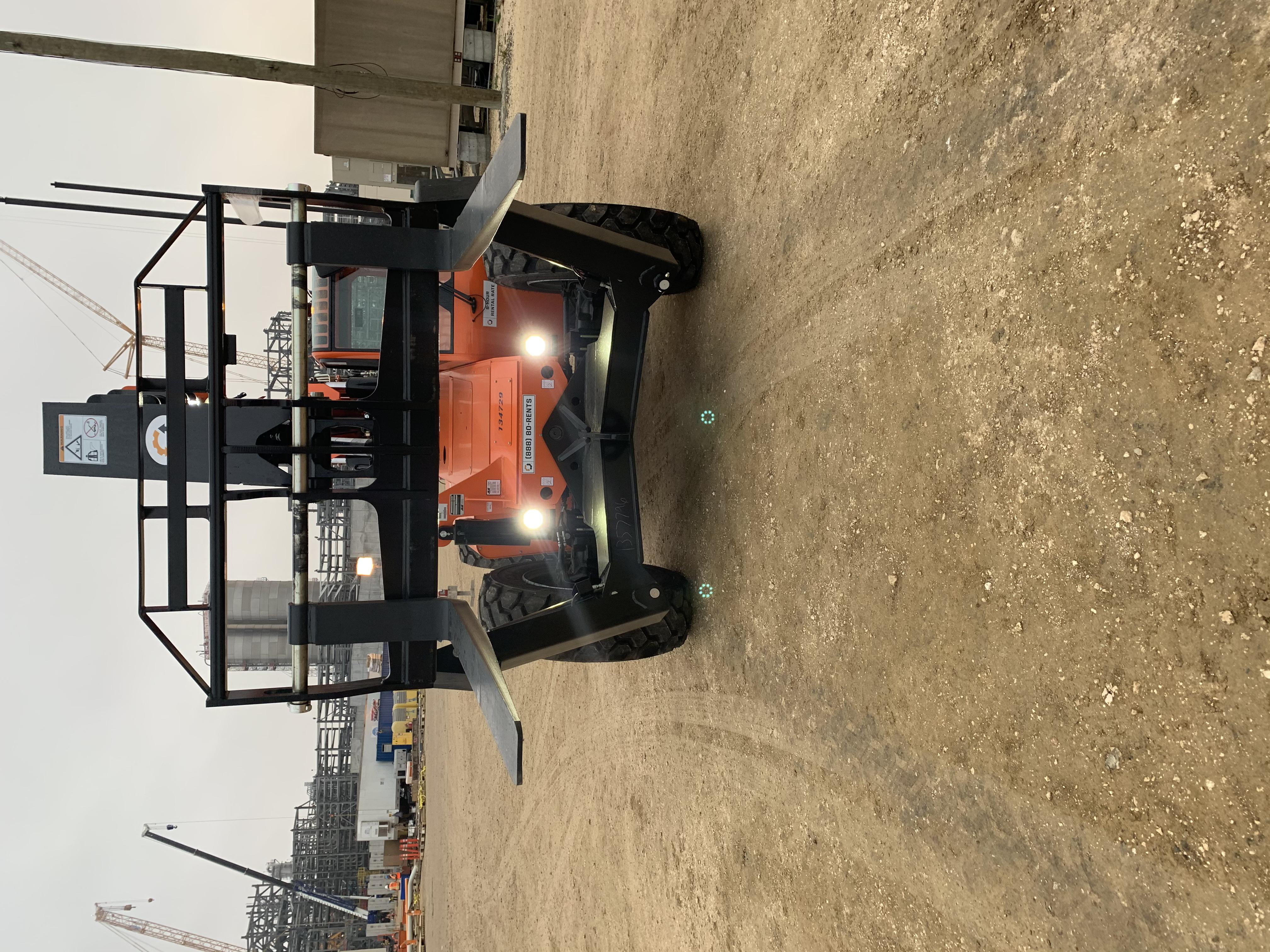 2021 JLG 12054