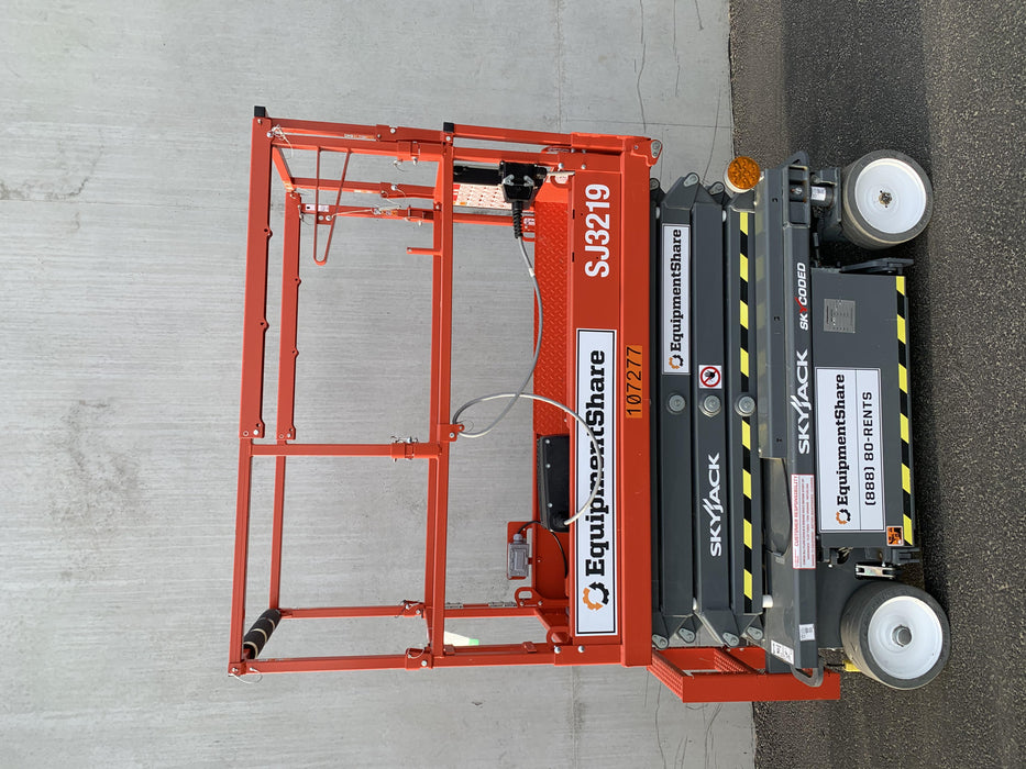 2020 Skyjack SJIII-3219 Solid NM Tires, Half height spring hinged entry gate, Dual Beacons, 800W Inverter