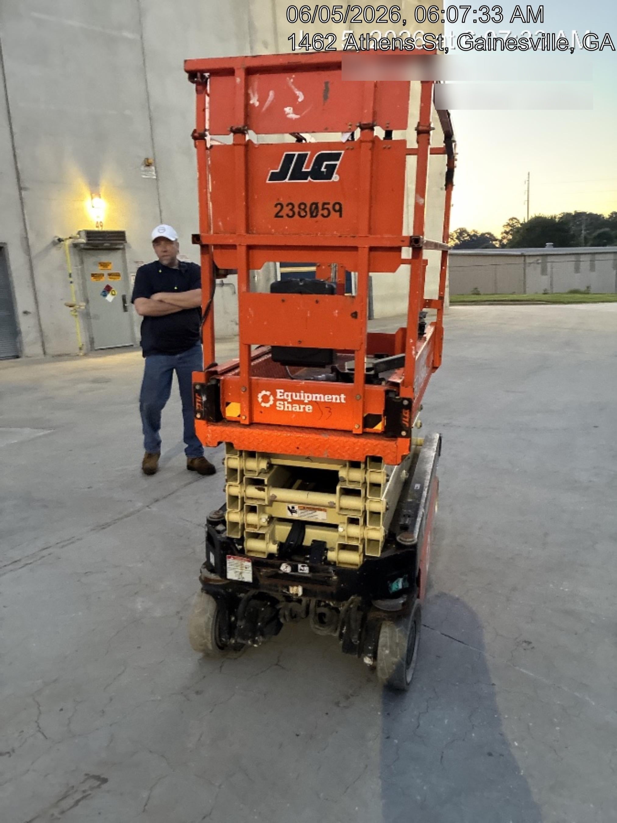 2022 JLG ES1932