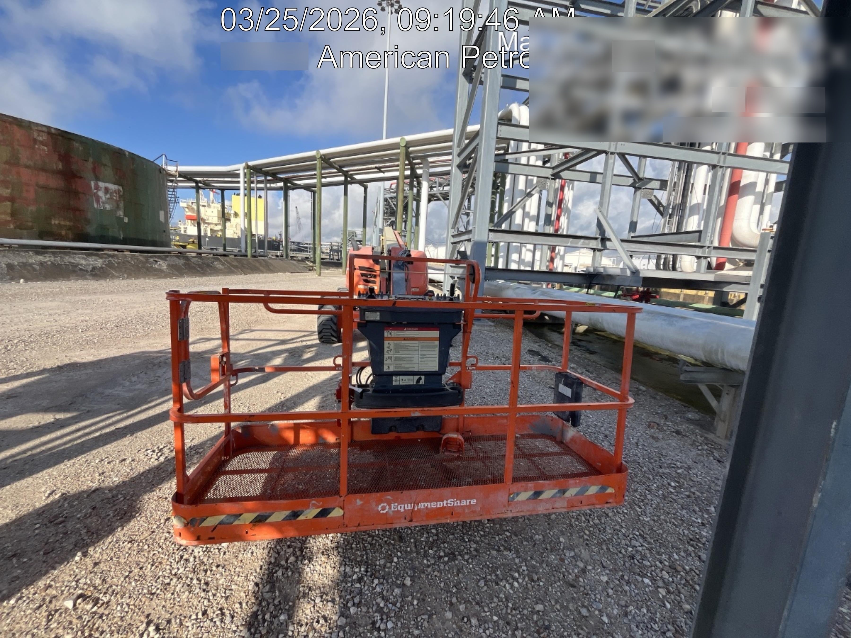 2023 JLG 600AJ
