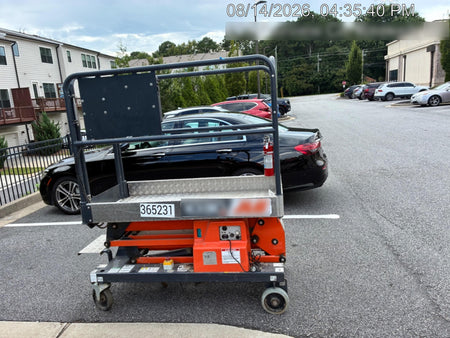 2023 JLG 1030P