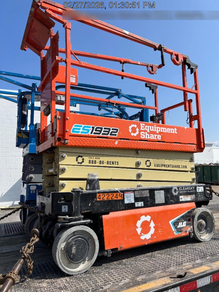 2024 JLG ES1932