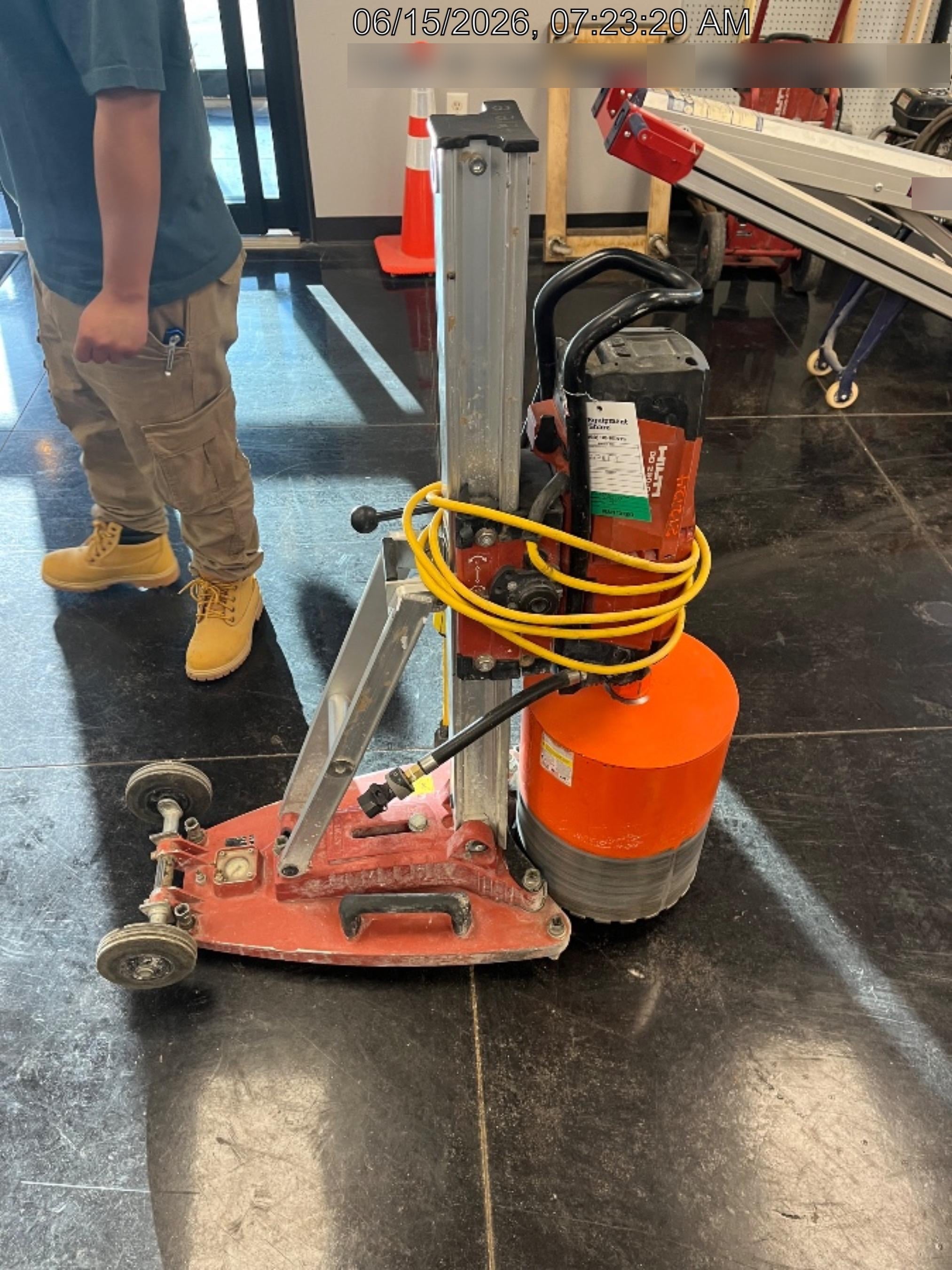 2022 HILTI DD250E