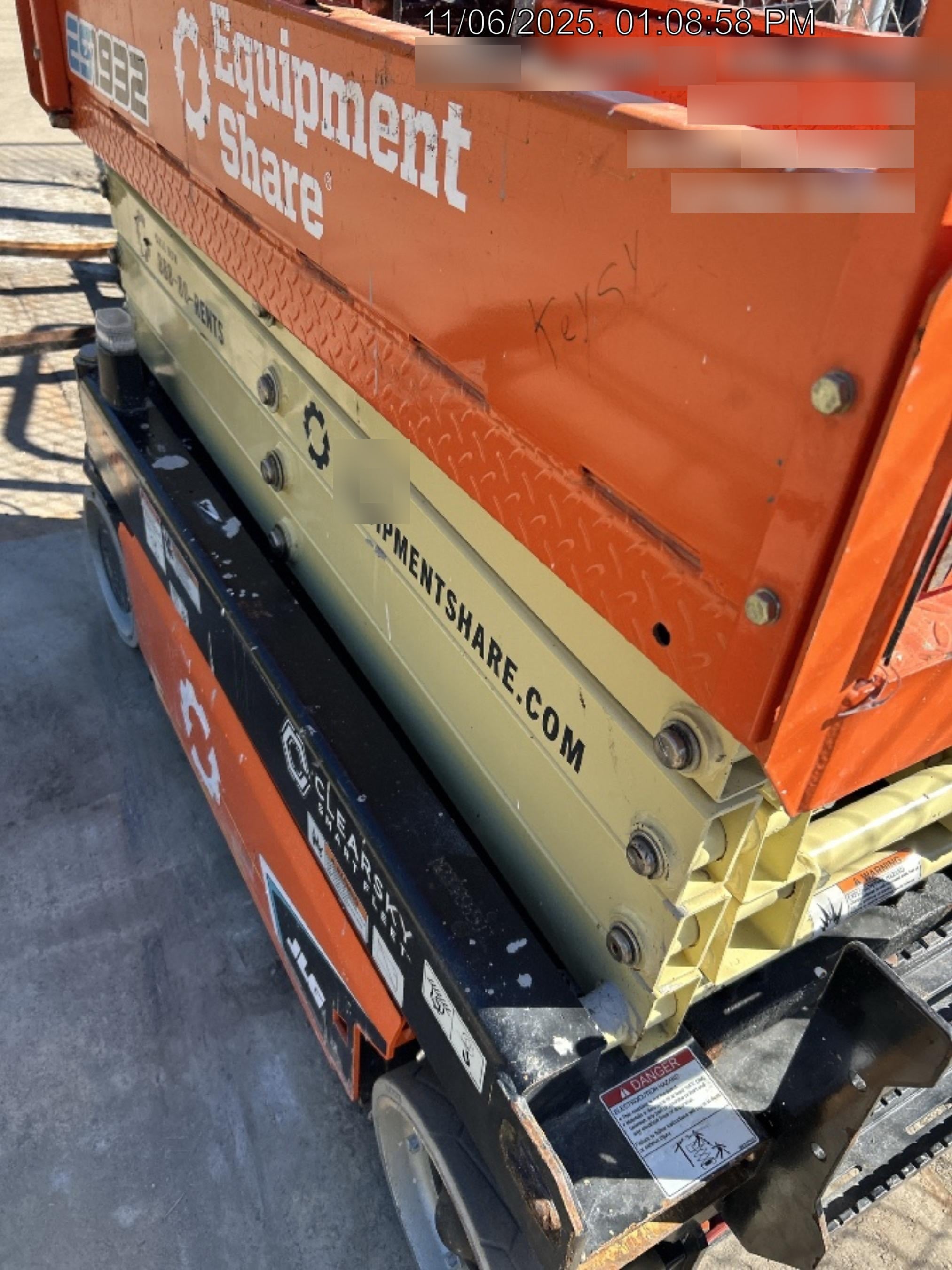 2024 JLG ES1932