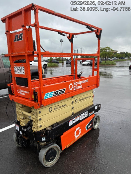 2023 JLG ES1932