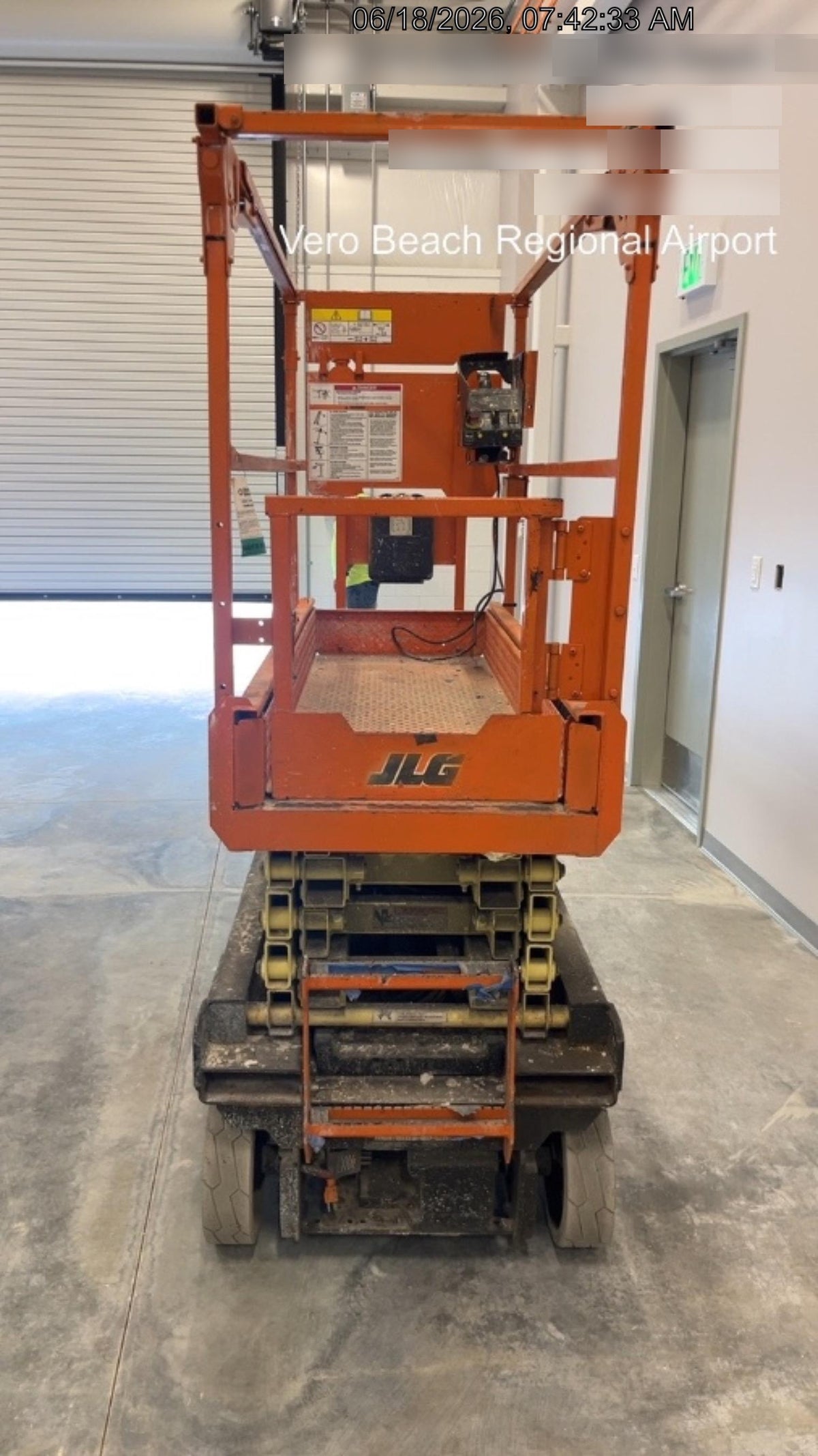 2023 JLG ES1932
