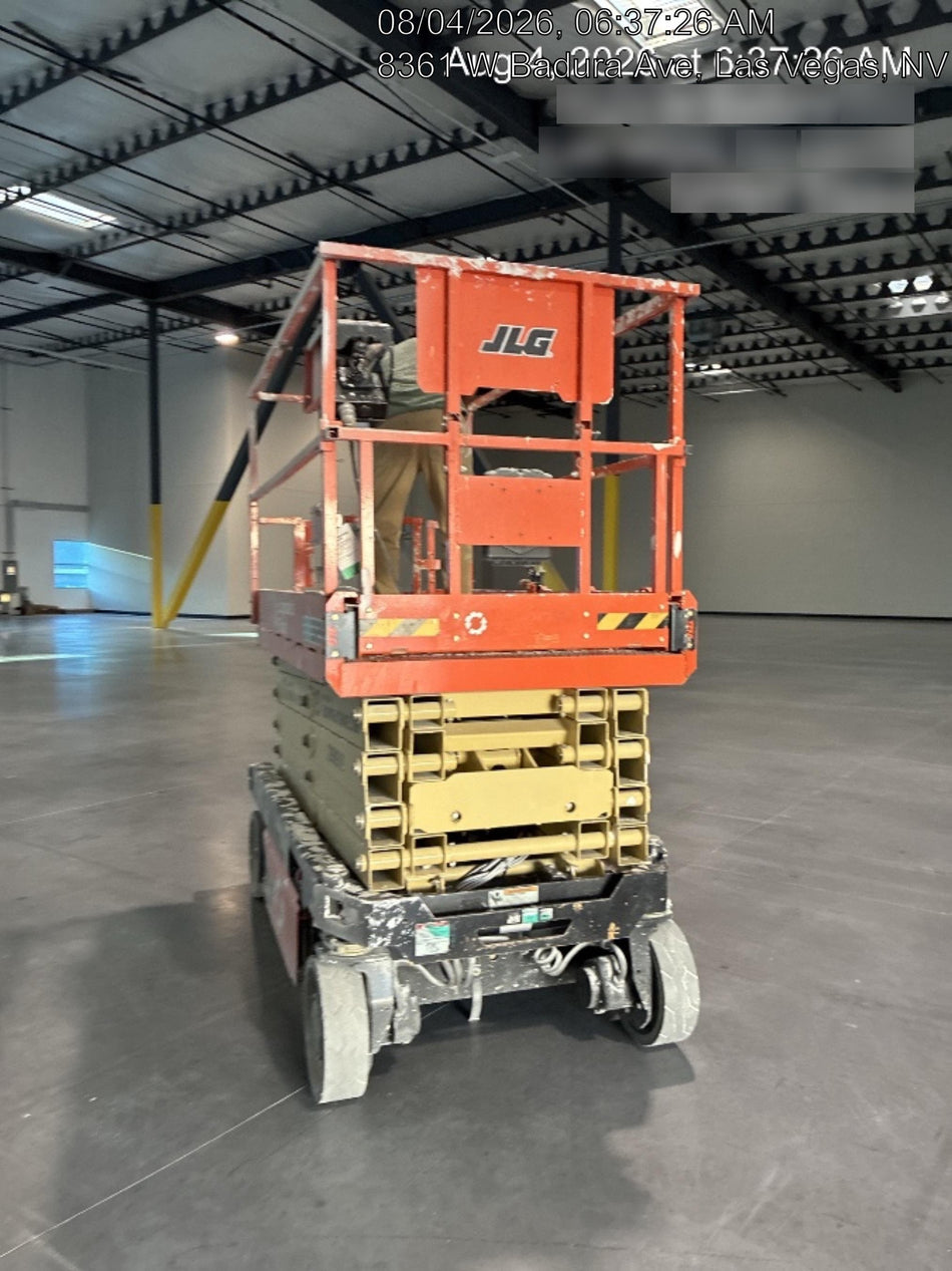 2023 JLG ES3246