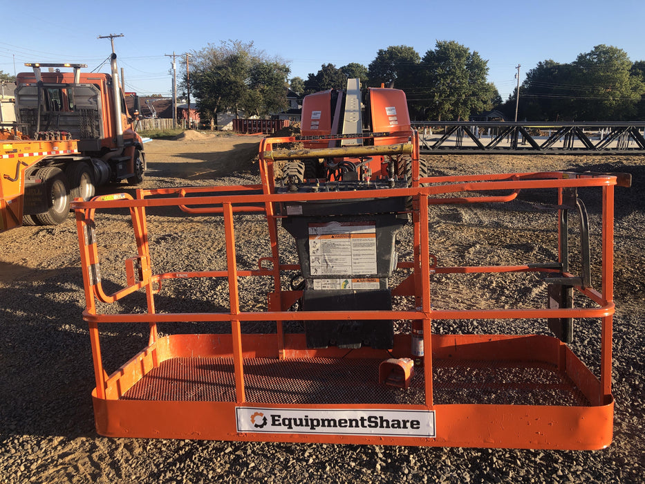 2019 JLG 660SJ