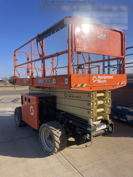 2022 JLG ERT4069
